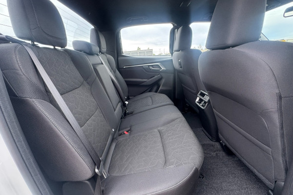 2026 Isuzu D-MAX RG LS-U Cab Chassis Image 10