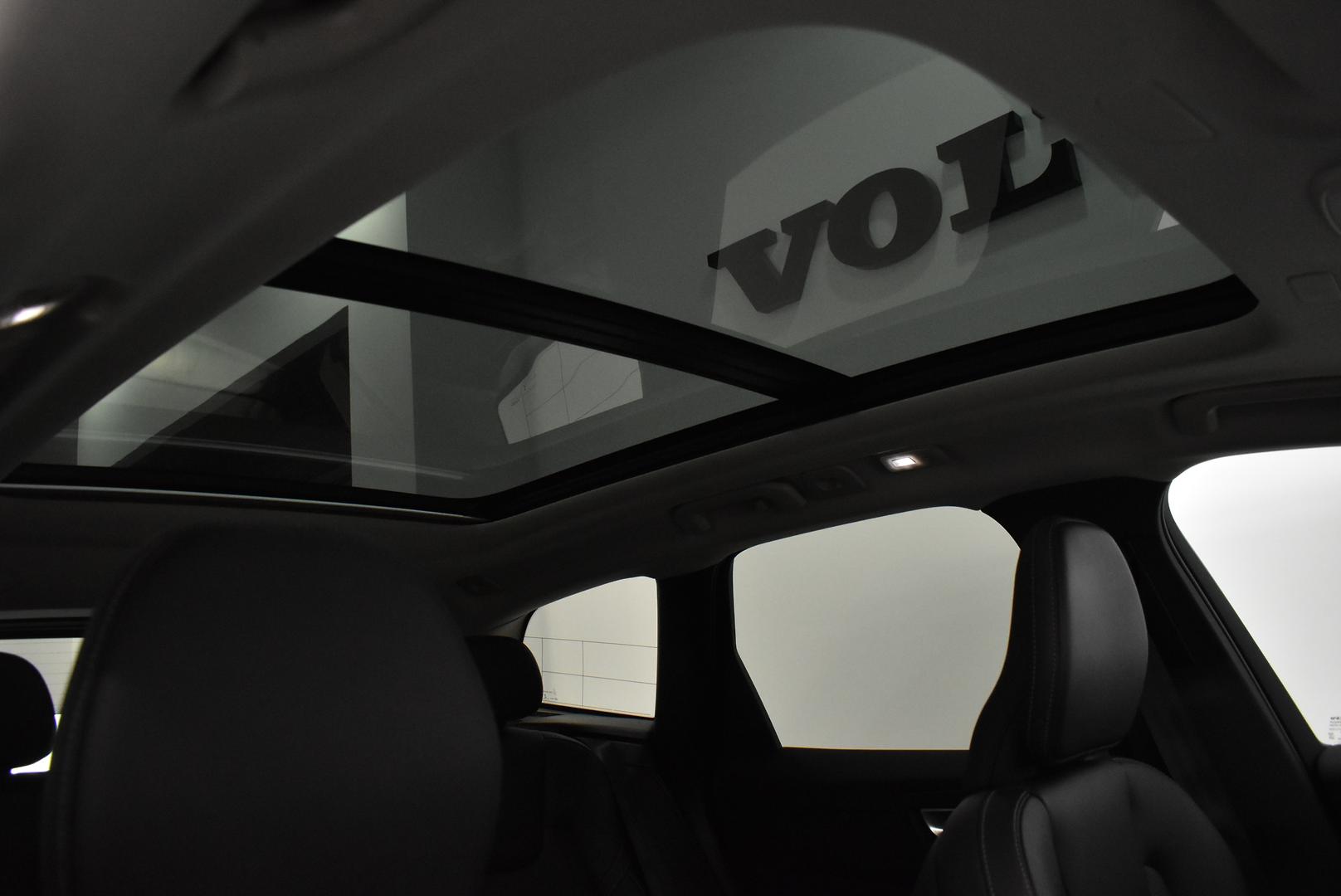 2022 MY23 Volvo XC60  Ultimate B6 Dark SUV Image 10