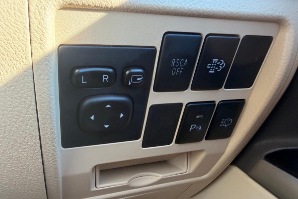 2016 Toyota LandCruiser VDJ200R VX SUV Image 24