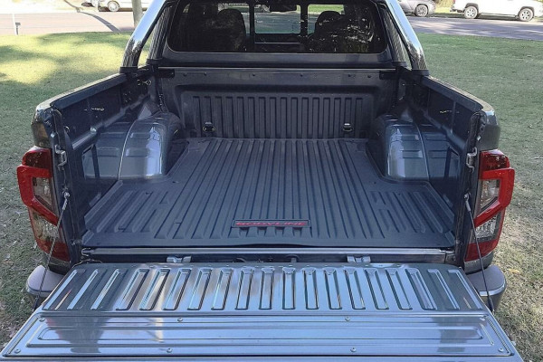 2024 Nissan Navara D23 ST Ute Image 5