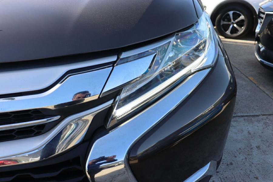 2017 Mitsubishi Pajero Sport QE GLX SUV Image 7