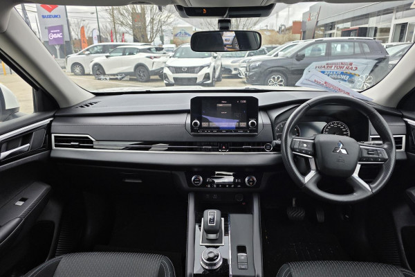 2023 Mitsubishi Outlander ZM ES SUV Image 12