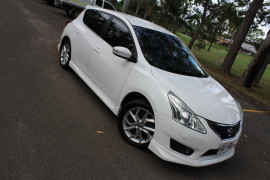 Nissan Pulsar Hatchback C1