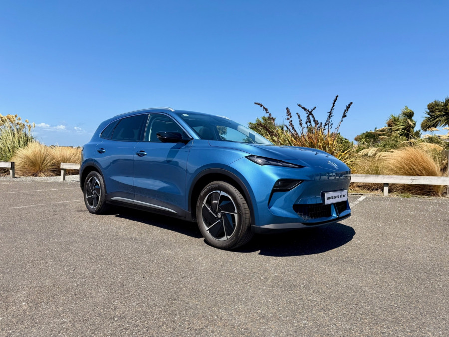 2026 MY25 MG MGS5 EV ZS3EM Essence 62 SUV Image 1