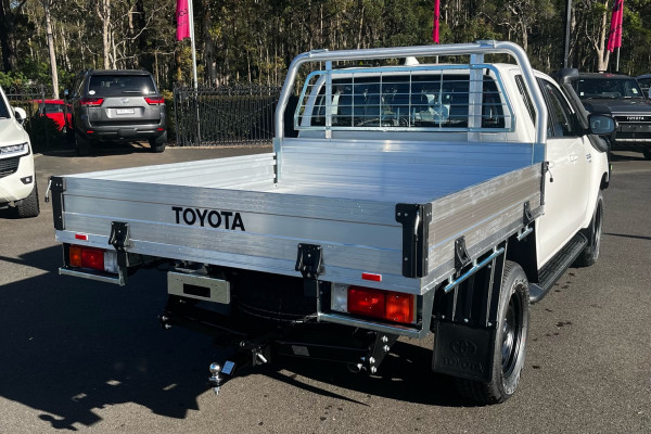 2025 MY24 Toyota HiLux GUN126R SR 4x4 FARM PACK Cab Chassis Image 5