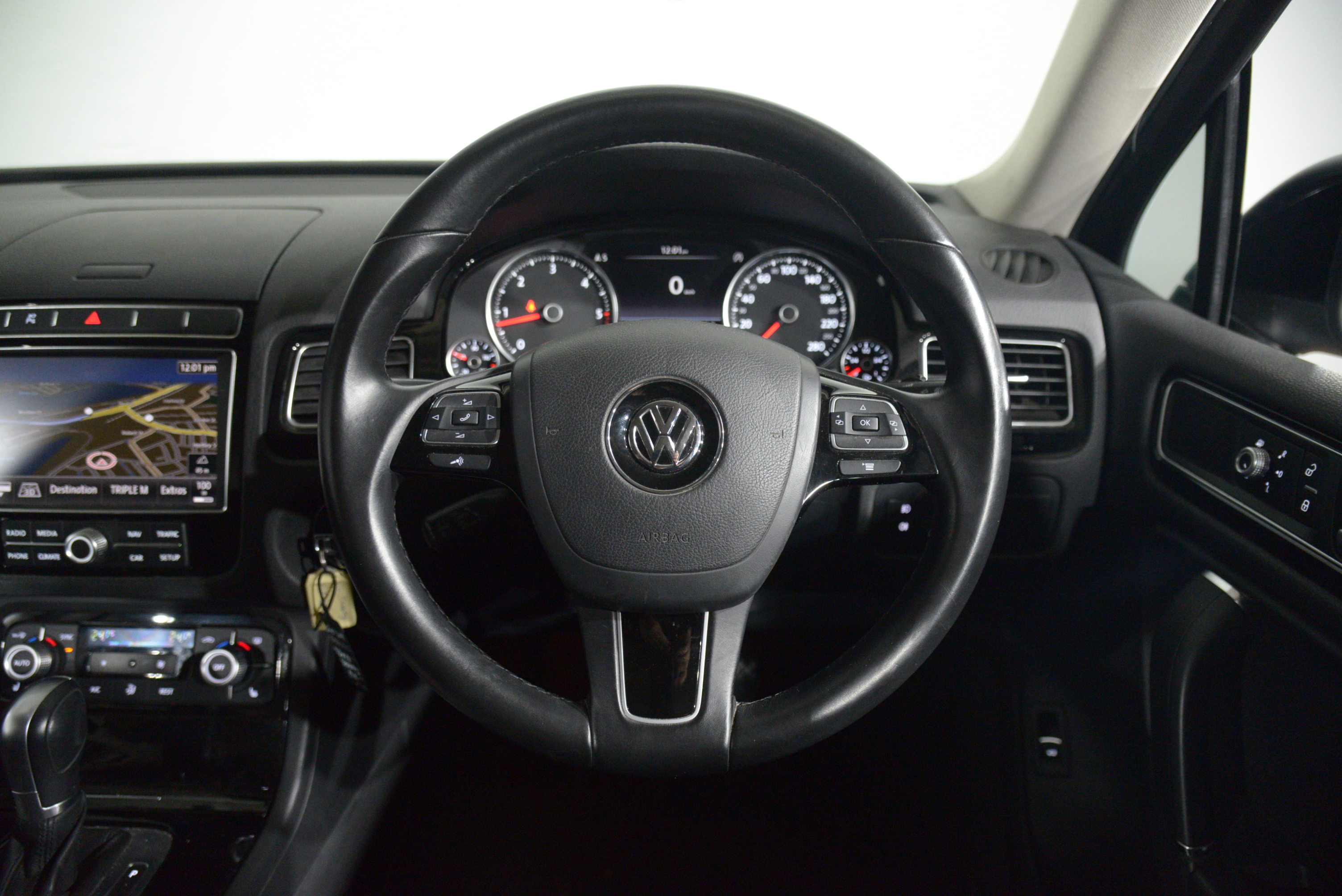 2016 Volkswagen Touareg 150 Tdi SUV Image 14