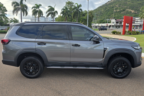 2026 MY25 LDV D90 SV9A Executive SUV Image 14