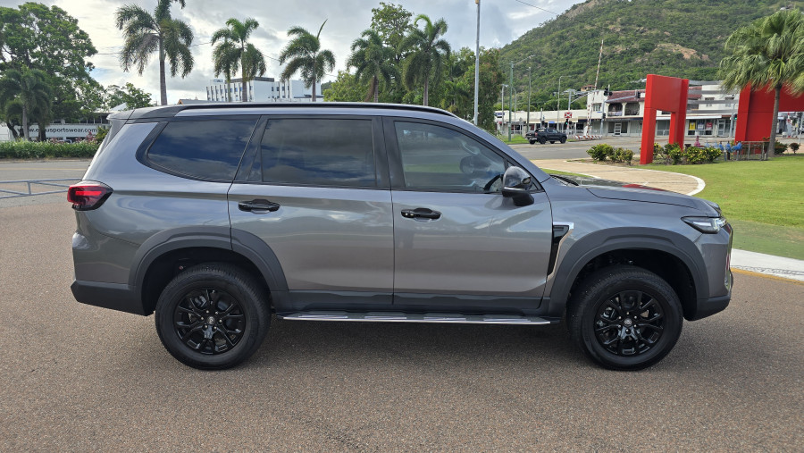 2026 MY25 LDV D90 SV9A Executive SUV Image 14