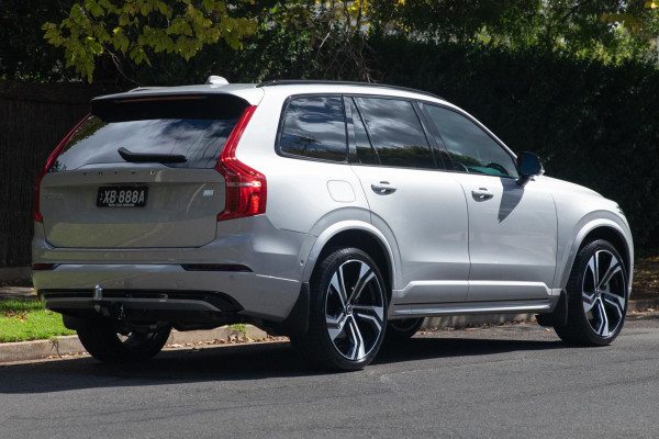2023 MY24 Volvo XC90  Recharge Ultimate T8 Plug-In Hybrid SUV Image 2
