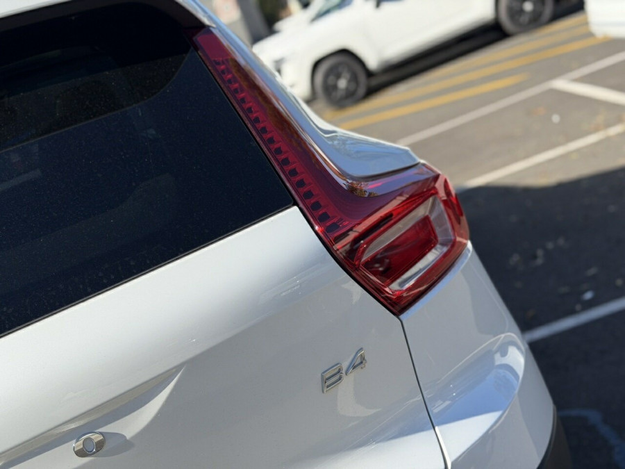 2025 Volvo XC40 XZ Plus B4 SUV Image 6
