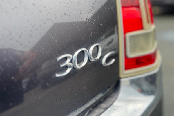 2015 MY14 Chrysler 300 LX C Sedan Image 24