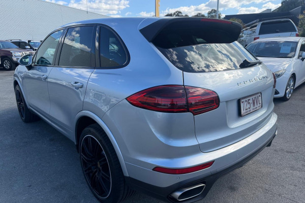 2016 MY17 Porsche Cayenne 92A Platinum Edition SUV Image 9