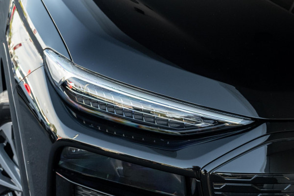 2026 Audi Q6 e-tron SUV image 21