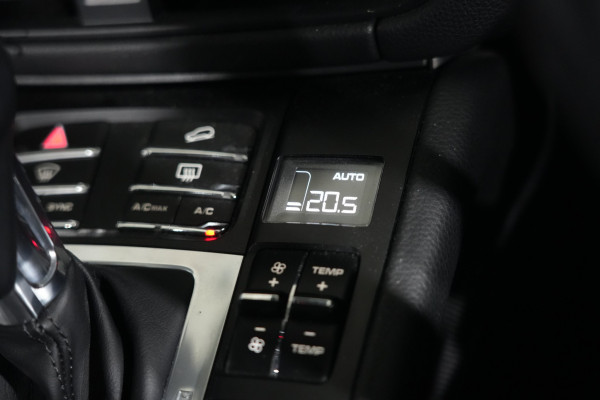 2021 Porsche Macan SUV image 19