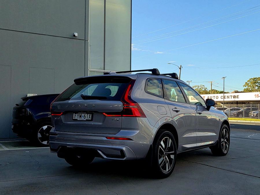 2026 Volvo XC60 UZ Plus T8 Plug-in Hybrid Dark SUV Image 8