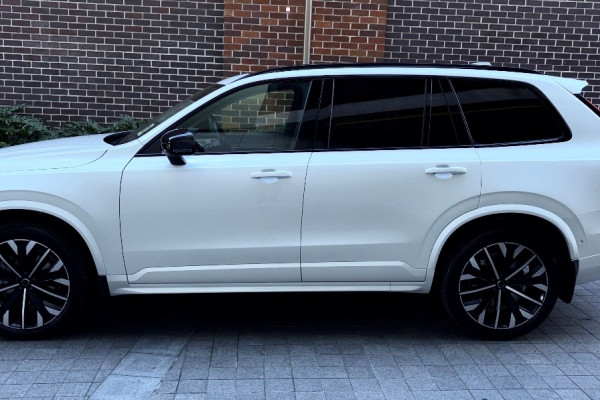 2025 MY26 Volvo XC90 L Series Ultra B5 Dark SUV