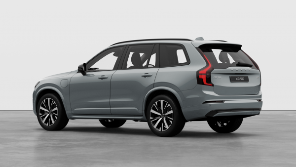 2026 Volvo XC90 L Series Plus T8 Plug-in Hybrid Dark SUV image 3