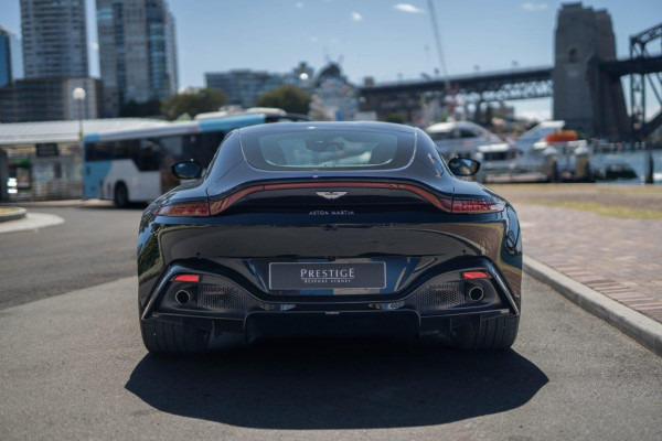 2018 Aston Martin Vantage Coupe Image 5