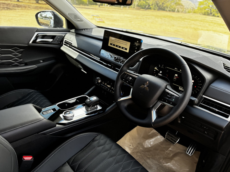 2025 Mitsubishi Outlander ZM Exceed SUV Image 13