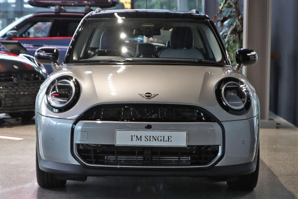 2026 MINI Cooper F65 C Favoured Hatch image 3