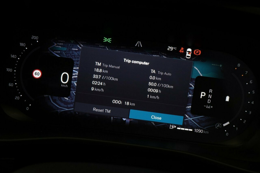 2025 Volvo XC40 XZ Plus B4 Special Edition SUV Image 11