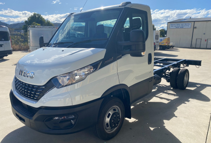 2022 Iveco Daily Cab chassis
