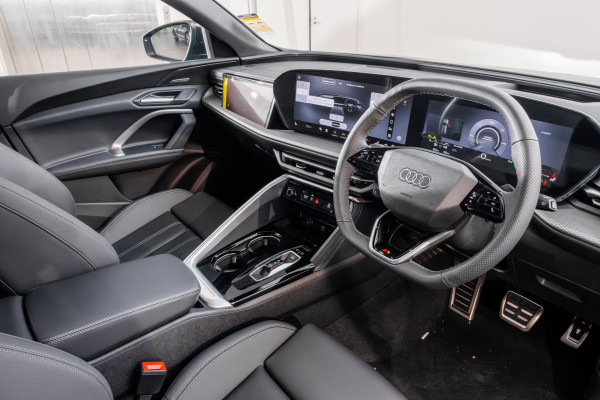 2026 Audi Q5 e-hybrid 270kW SUV image 7