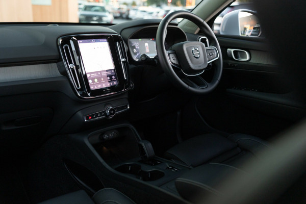 2025 MY26 Volvo XC40 XZ Plus B4 SUV Image 3