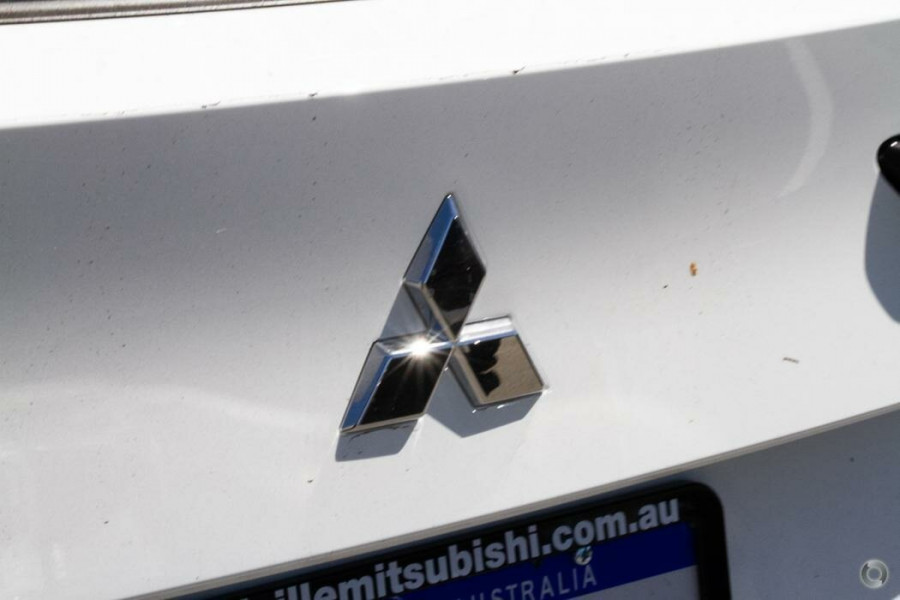 2024 Mitsubishi Outlander ZM ES SUV Image 19