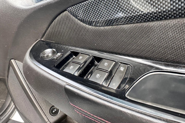 2016 Holden Commodore VF Series II SV6 Sedan Image 11