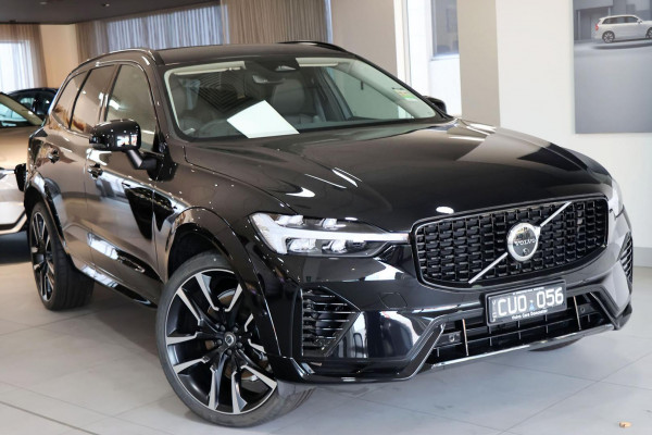 2023 Volvo XC60  Recharge Ultimate T8 Plug-In Hybrid SUV