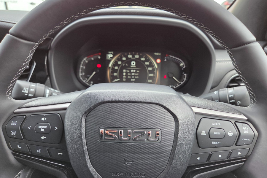 2025 Isuzu MU-X LS-T SUV Image 13