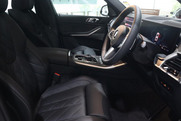 2025 BMW X5 G05 LCI xDrive30d M Sport SUV image 14