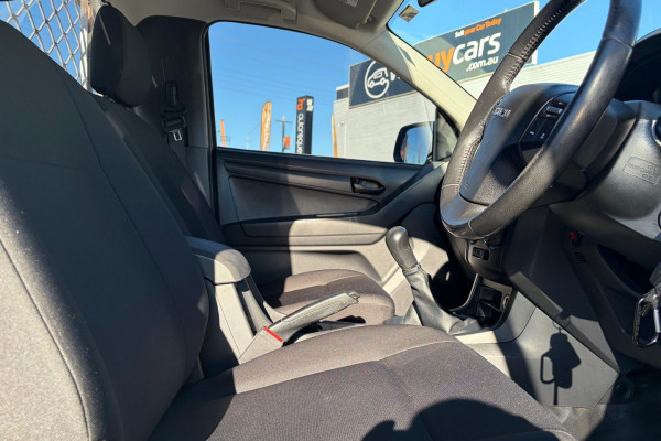 2015 Isuzu D-MAX  SX Cab Chassis Image 12