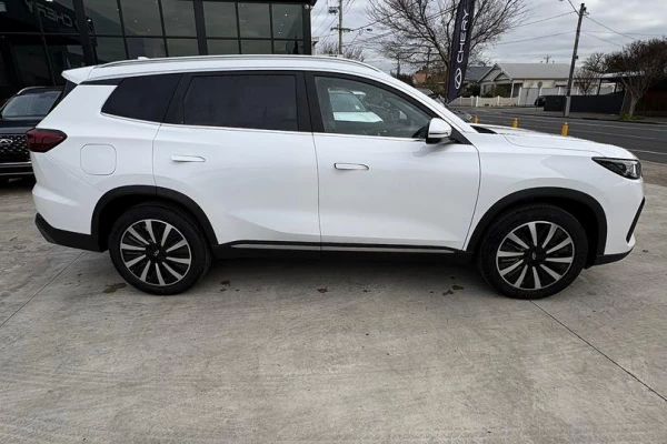 2026 Chery Tiggo 8 T31 Super Hybrid Ultimate SUV Image 5