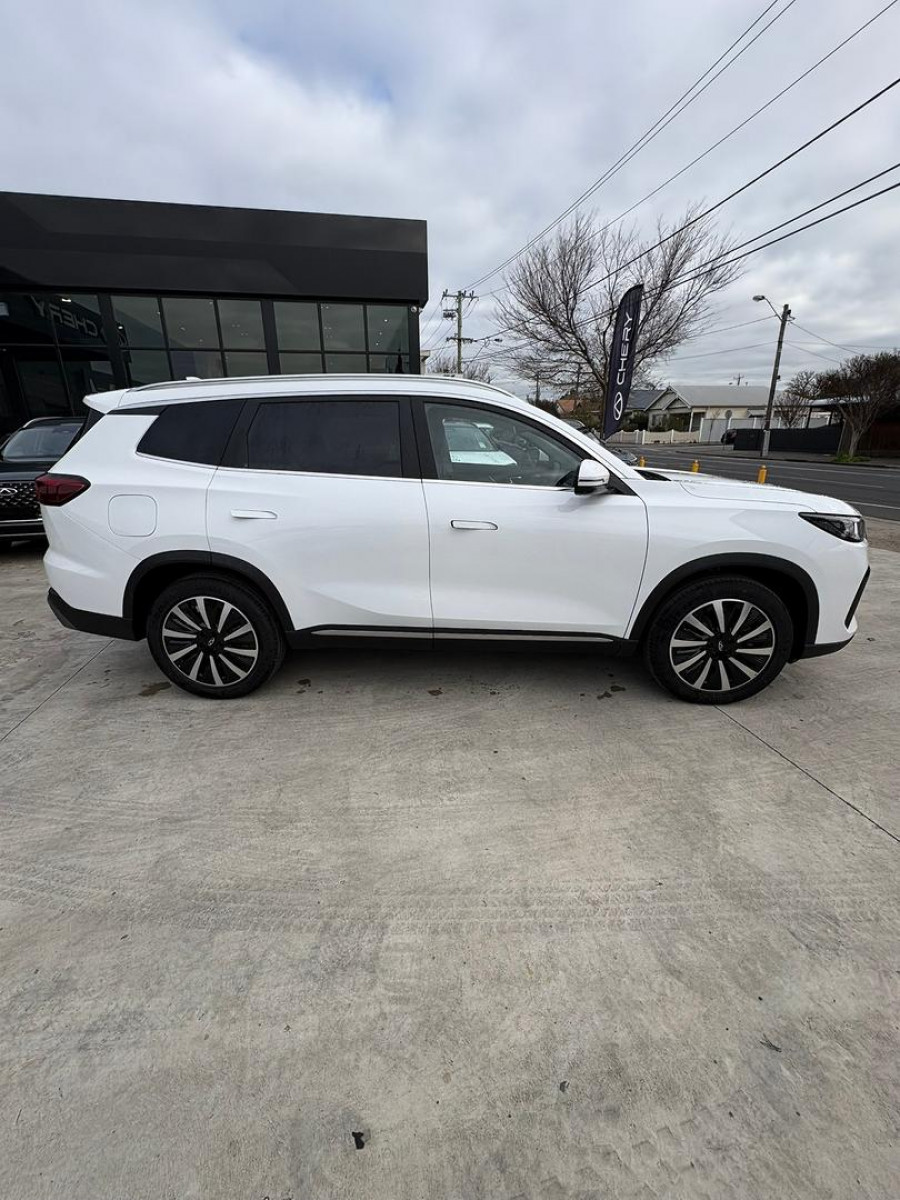 2026 Chery Tiggo 8 T31 Super Hybrid Ultimate SUV Image 5