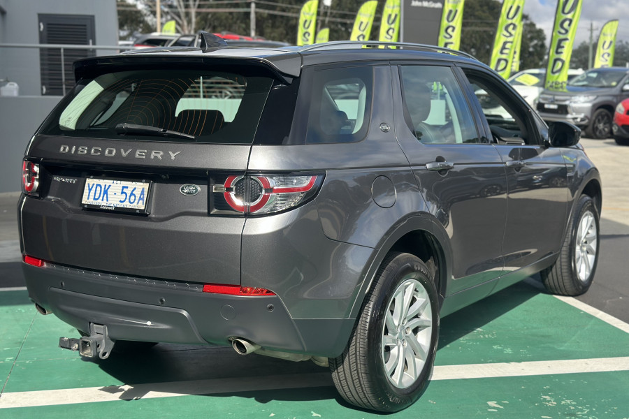 2017 Land Rover Discovery Sport L550 TD4 SE SUV Image 6
