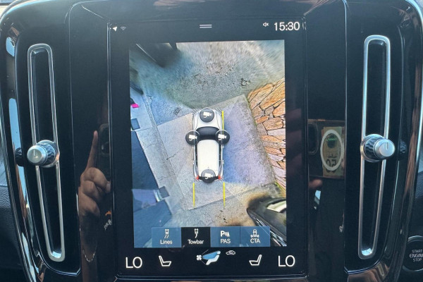 2020 Volvo XC40 XZ T4 Inscription SUV Image 13