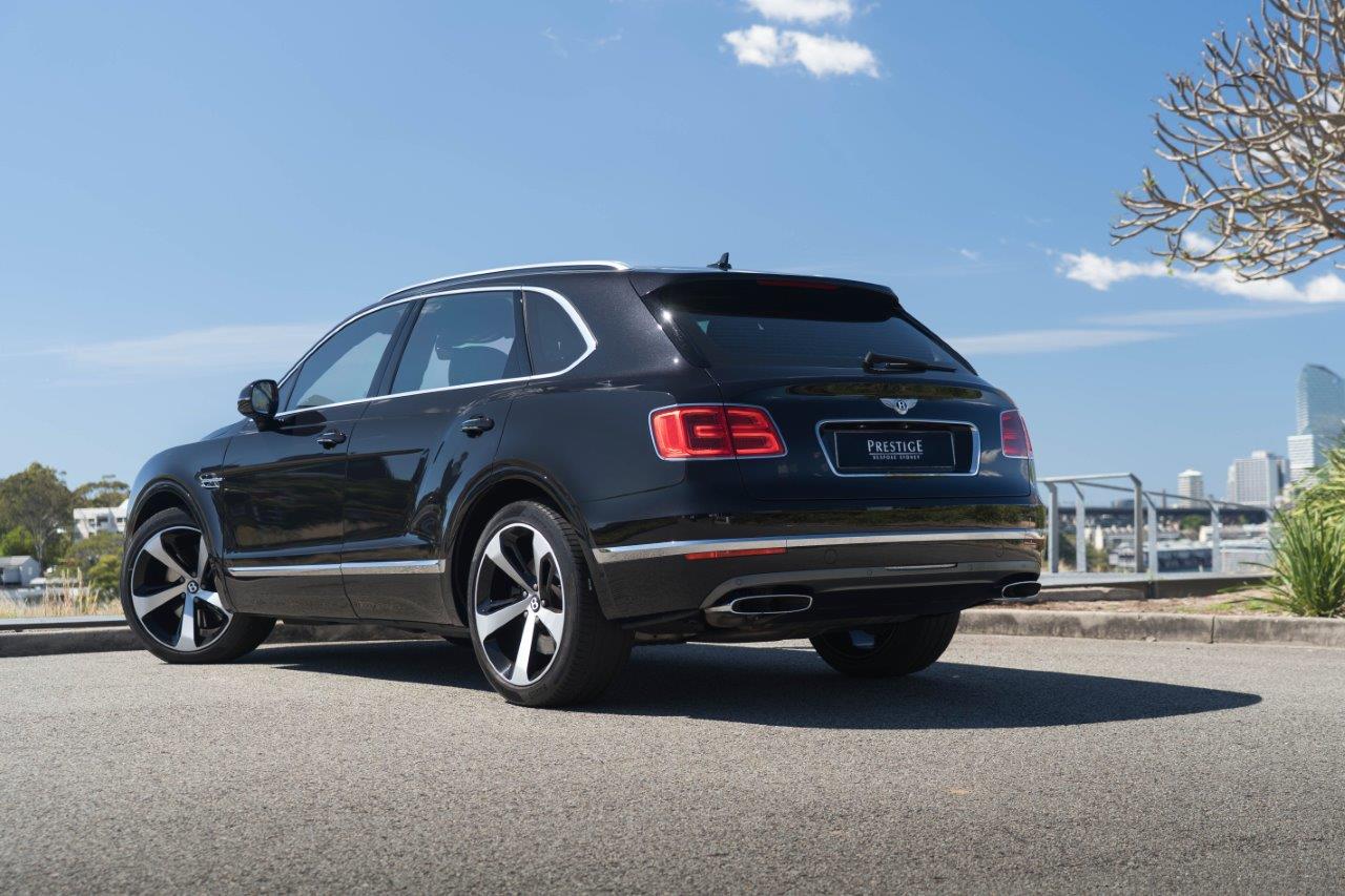 2018 Bentley Bentayga W12 Seven Seat SUV Image 2