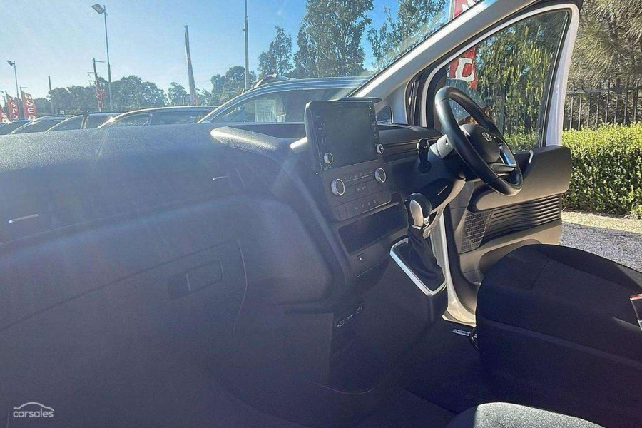 2022 Hyundai Staria Load US4.V1  Van Image 9