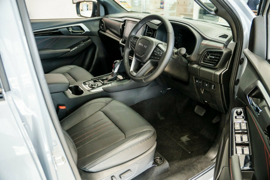 2026 MY25.5 Isuzu MU-X RJ X-TERRAIN SUV Image 15