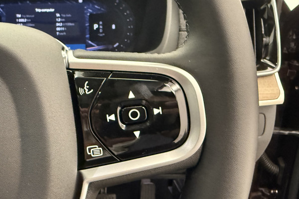 2025 MY26 Volvo XC90 L Series Plus B5 Bright SUV Image 18
