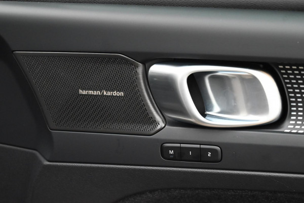 2026 Volvo EX40  Ultra Single Motor Extended Range SUV Image 17