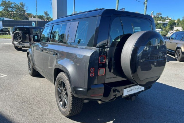 2025 MY26 Land Rover Defender L663 110 D350 X-Dynamic SE SUV Image 4