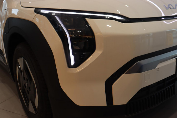 2026 MY27 Kia EV3 SV Air Standard Range SUV Image 4