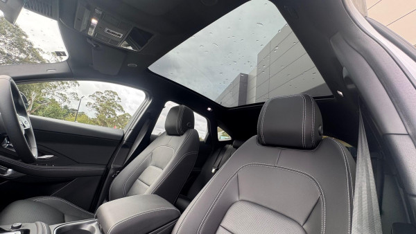 2024 MY24.75 Jaguar E-PACE X540 R-Dynamic SE SUV image 11