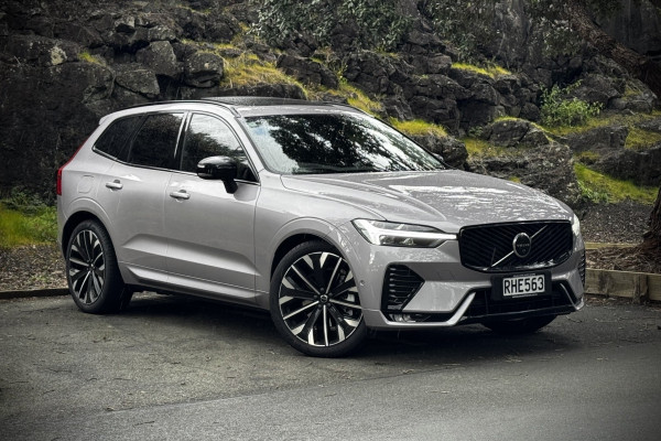 2025 Volvo XC60 UZ Ultra B5 Dark SUV Image 1