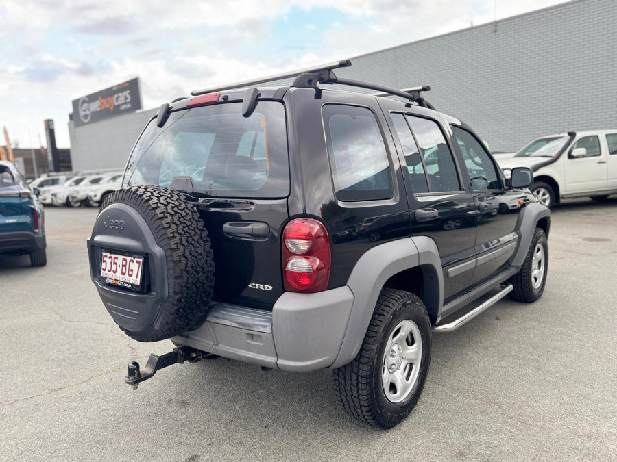 2005 Jeep Cherokee KJ Sport SUV Image 8
