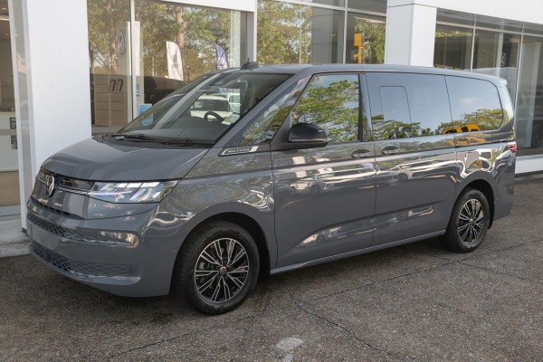 2025 Volkswagen Multivan T7 TDI360 Life LWB People Mover image 3