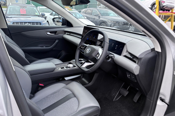 2025 MG MGS5 EV ZS3EM Essence 62 SUV Image 16